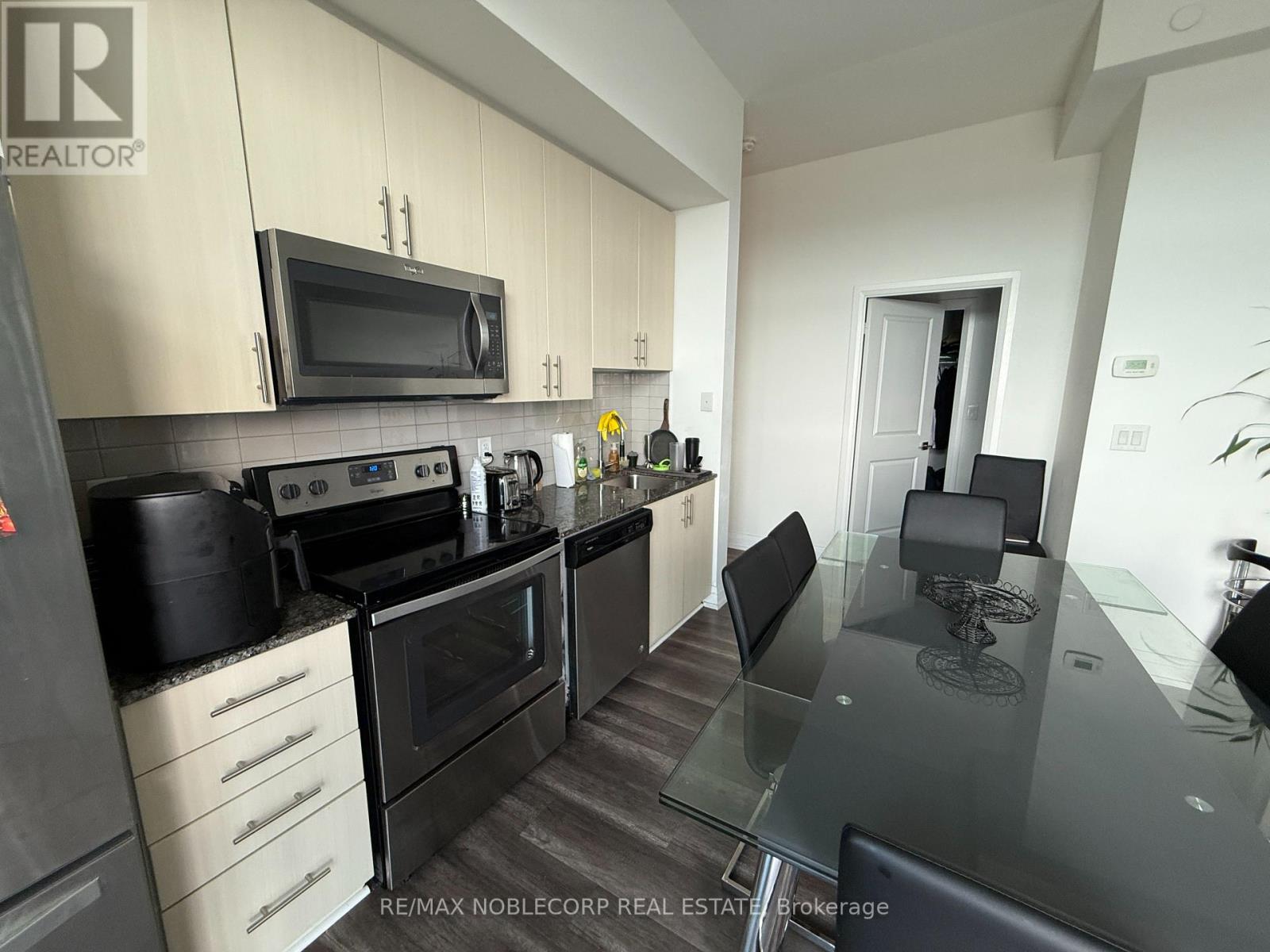 Photo 2 of 317 3600 Highway 7 W, Vaughan ON