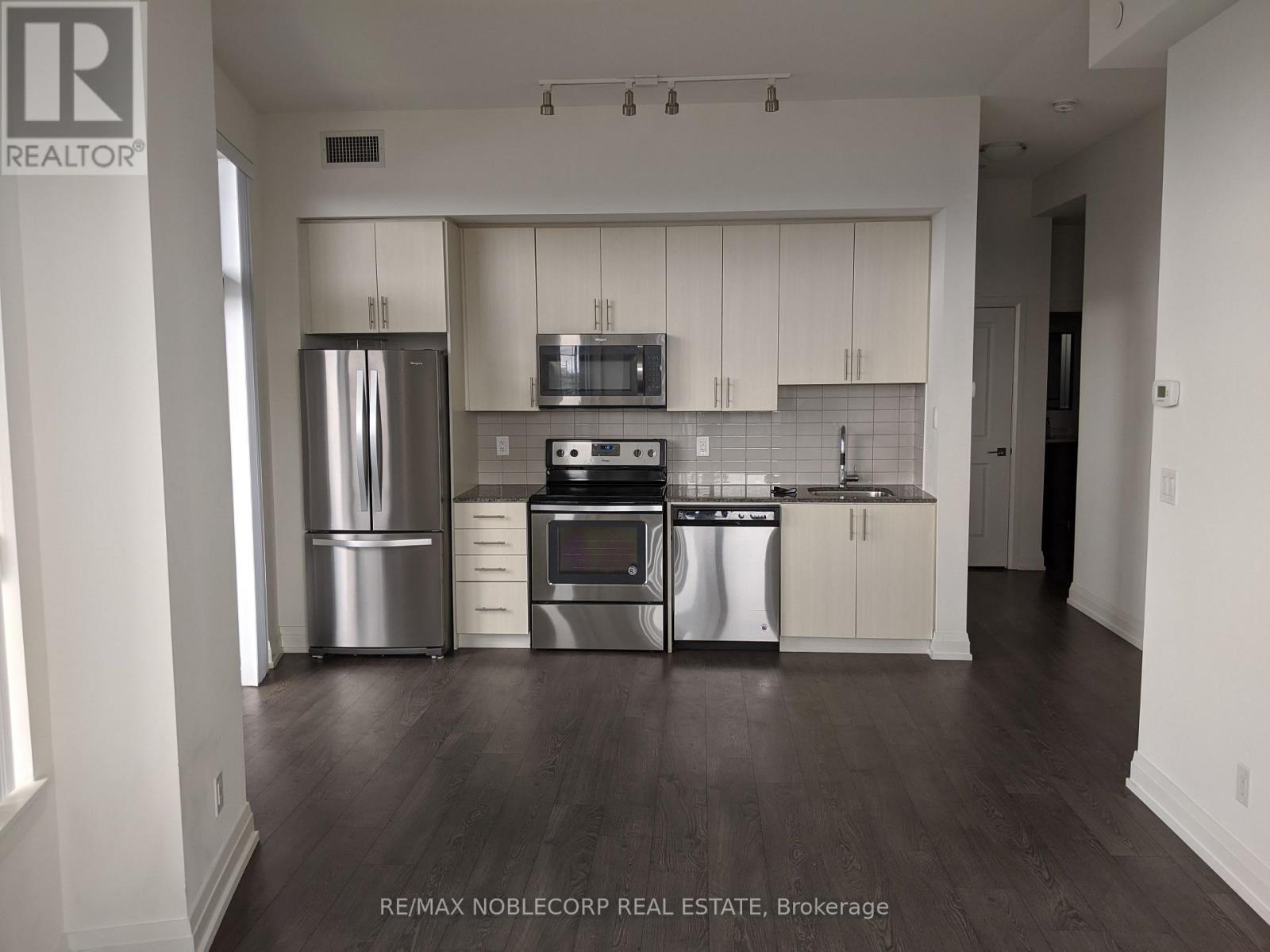 Photo 34 of 317 3600 Highway 7 W, Vaughan ON
