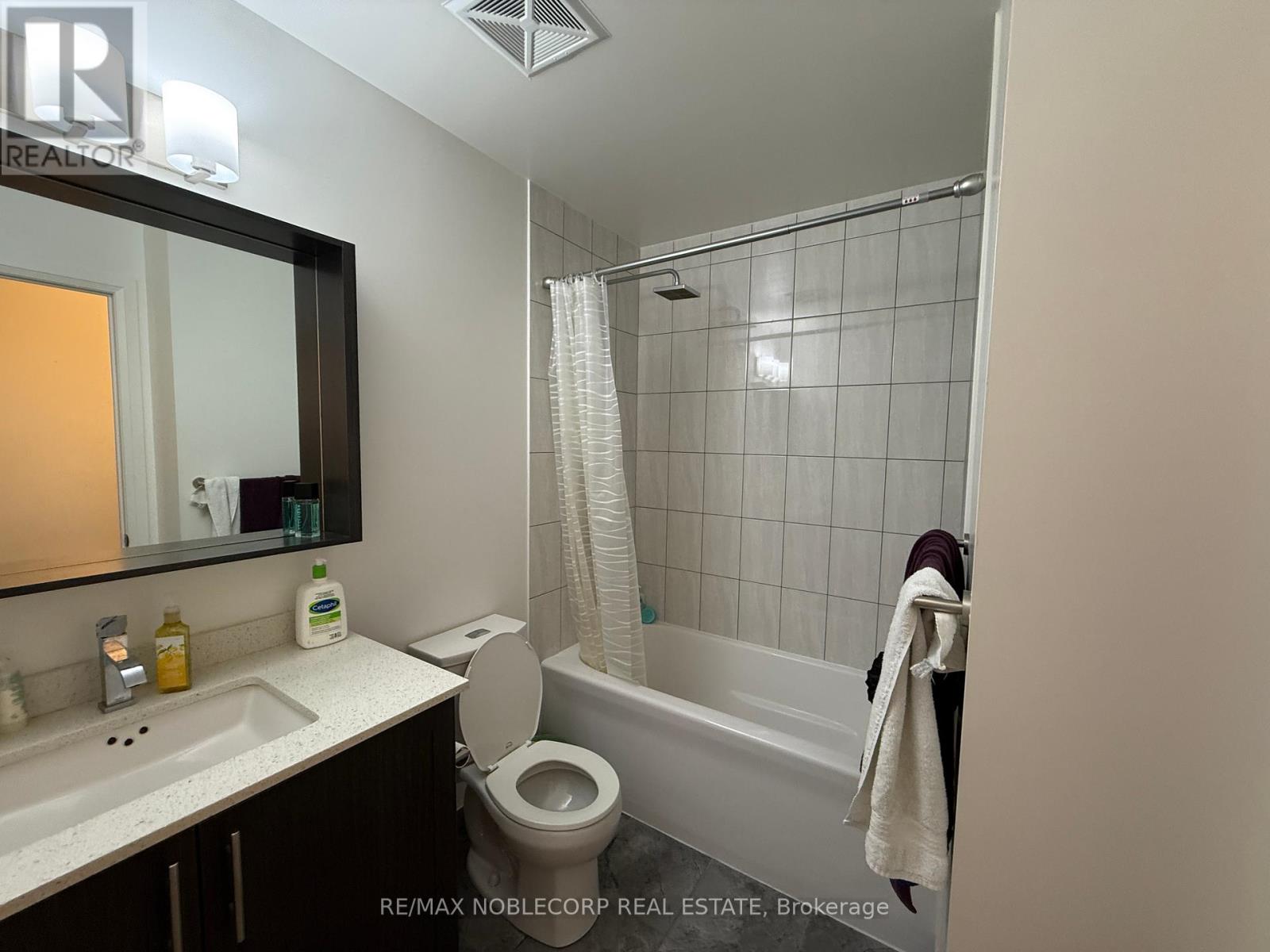 Photo 30 of 317 3600 Highway 7 W, Vaughan ON