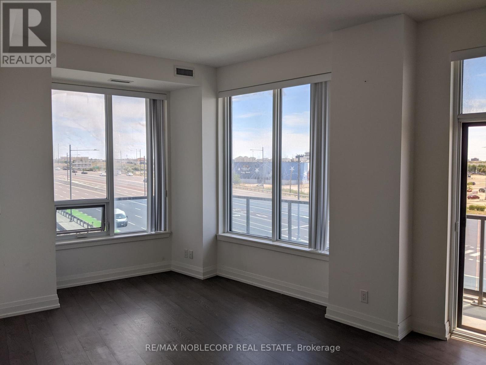 Photo 27 of 317 3600 Highway 7 W, Vaughan ON