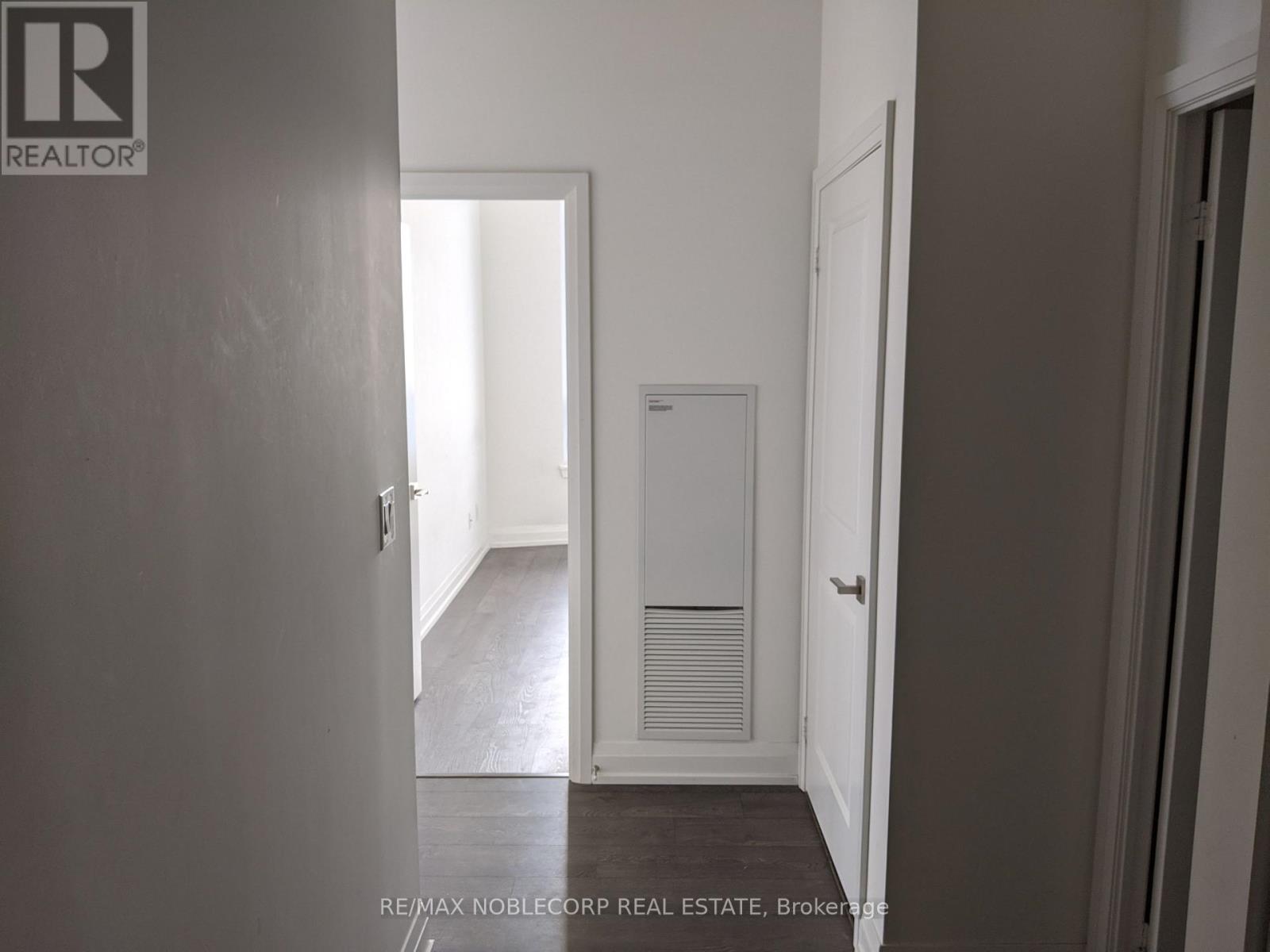 Photo 25 of 317 3600 Highway 7 W, Vaughan ON