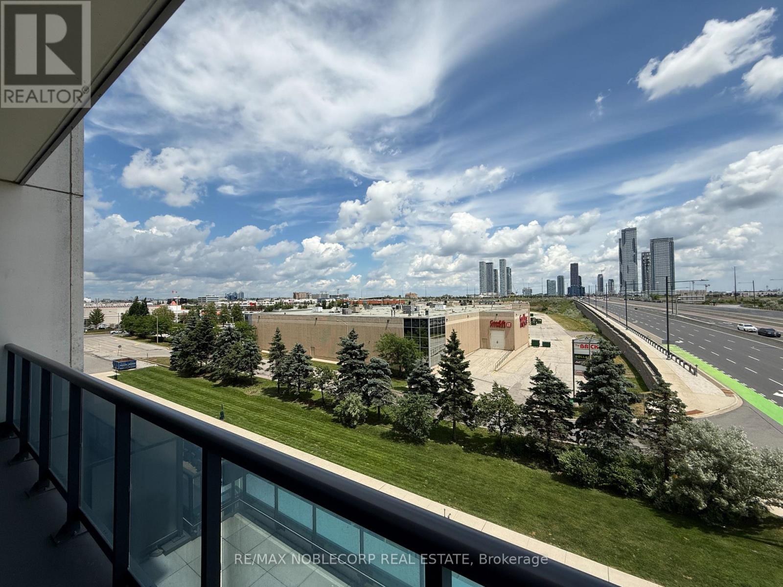Photo 3 of 317 3600 Highway 7 W, Vaughan ON