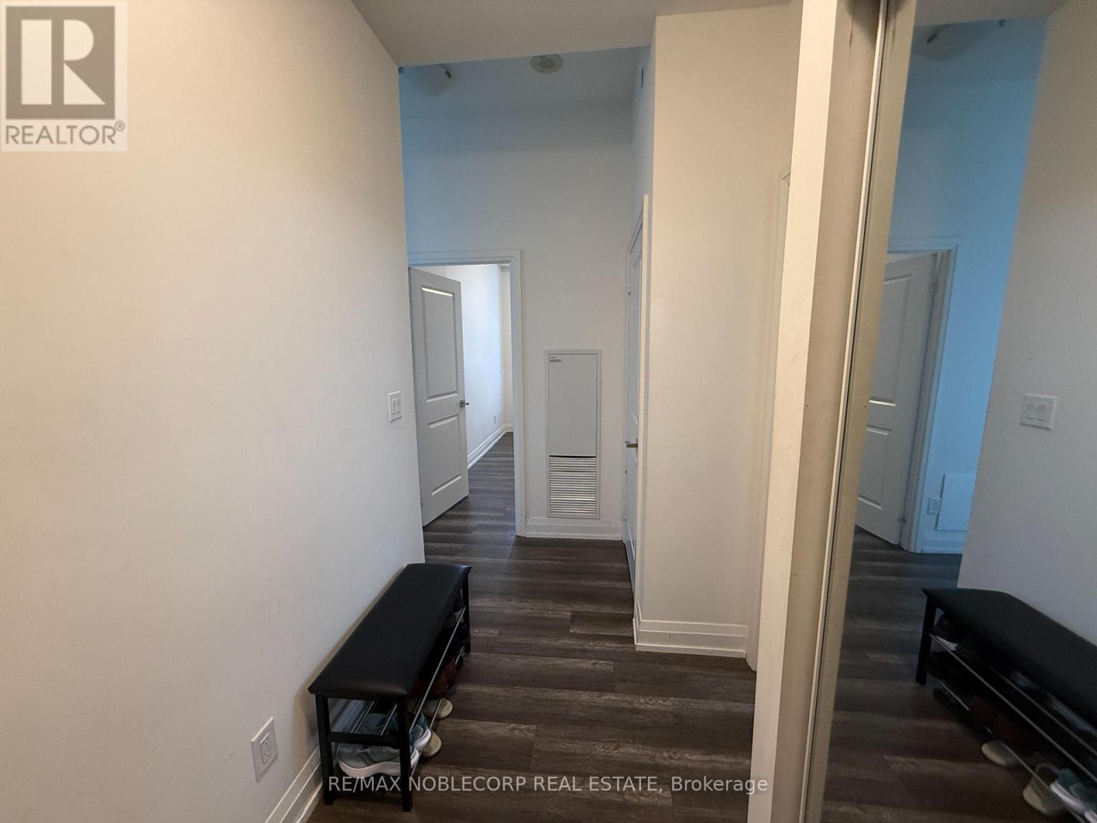 Photo 17 of 317 3600 Highway 7 W, Vaughan ON