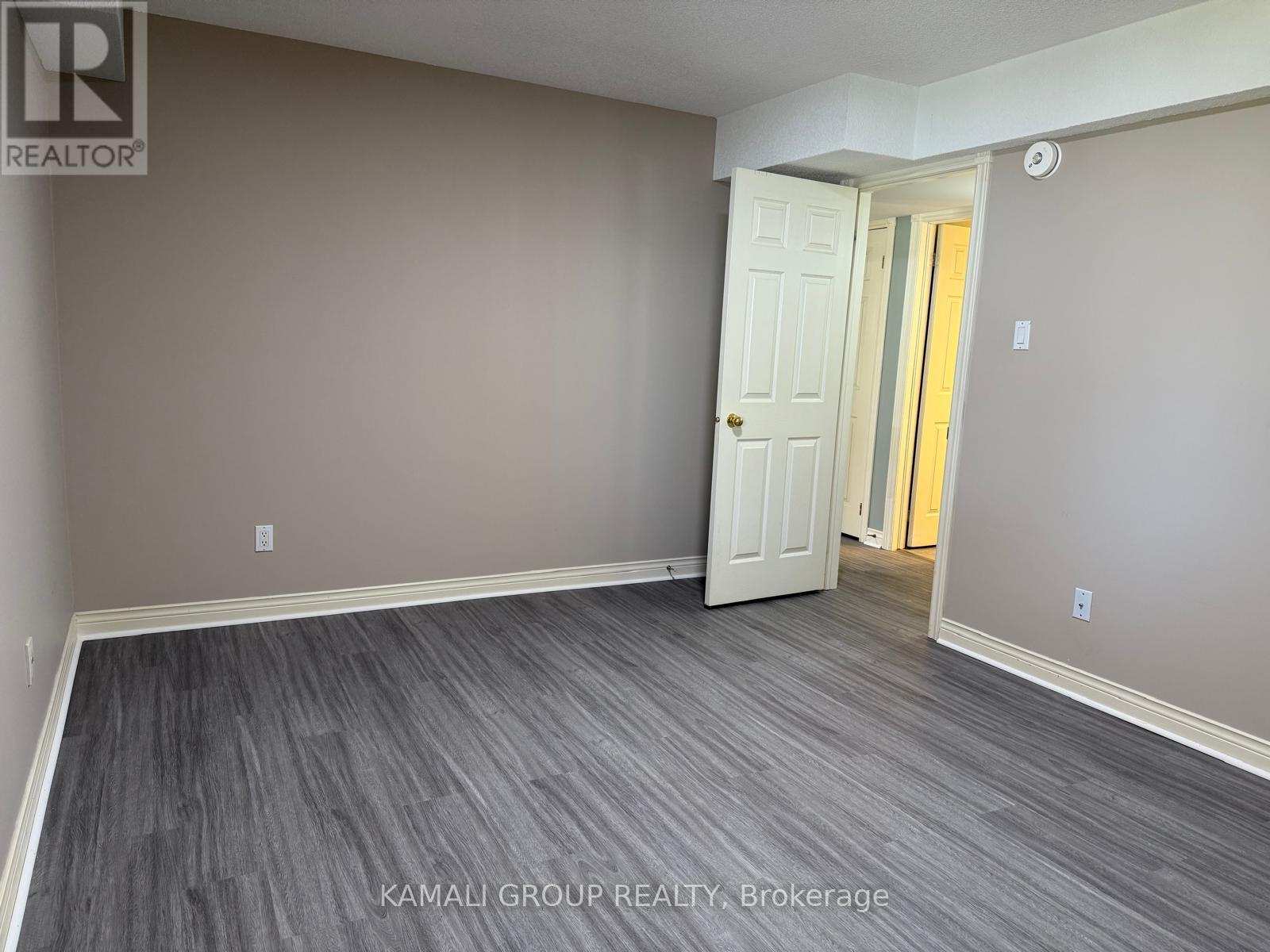 Photo 14 of Bsmt 73 Silver Maple Crescent, Barrie ON