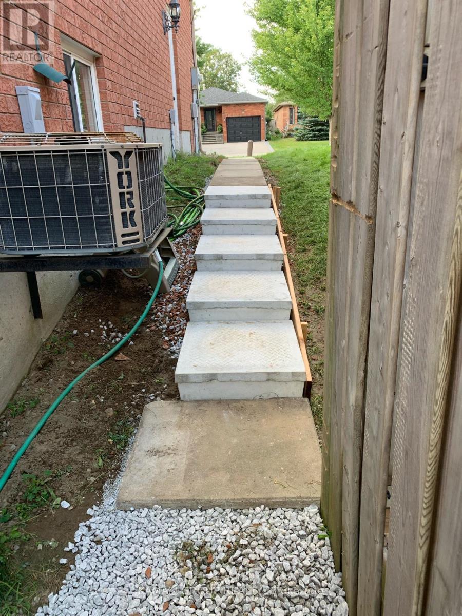 Photo 15 of Bsmt 73 Silver Maple Crescent, Barrie ON