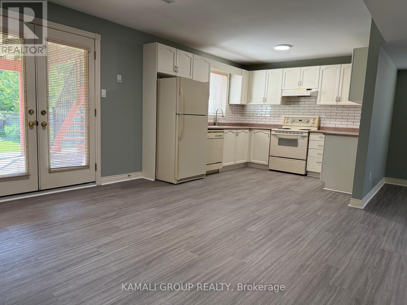Photo 4 of Bsmt 73 Silver Maple Crescent, Barrie ON