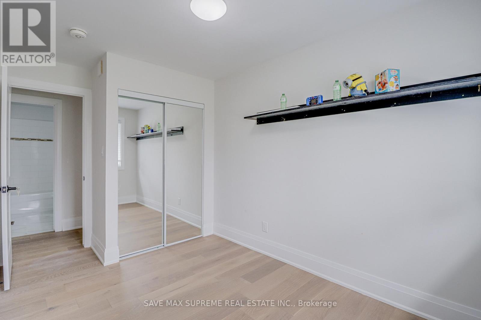 Photo 14 of 10 Curtiss Court, Barrie ON