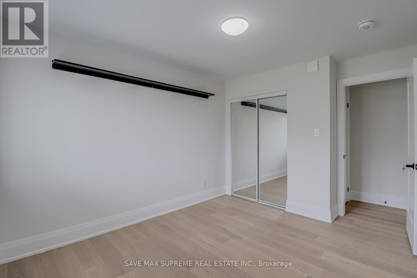 Photo 13 of 10 Curtiss Court, Barrie ON