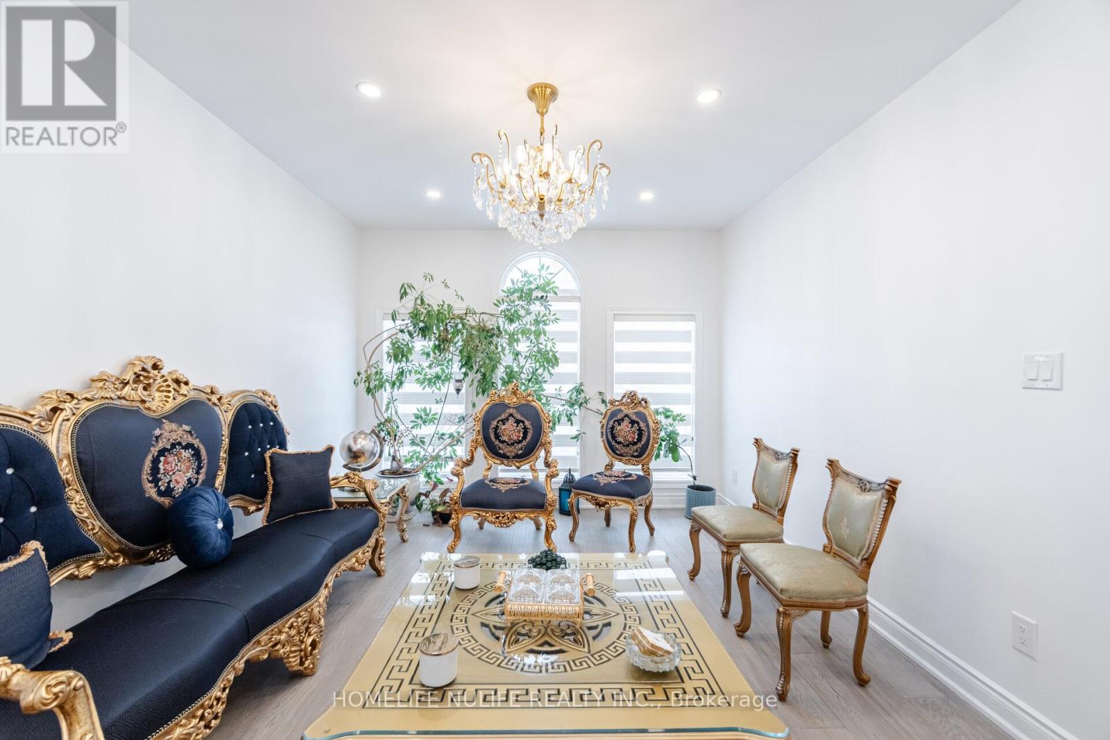 Photo 5 of 6150 Bankhead Court, Mississauga ON