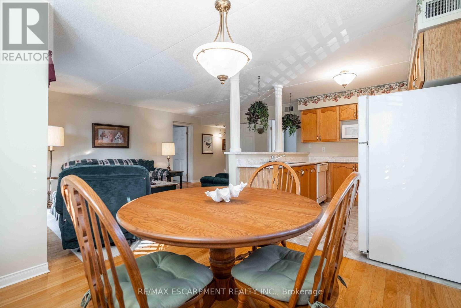 Photo 34 of 102 3499 Upper Middle Road, Burlington ON