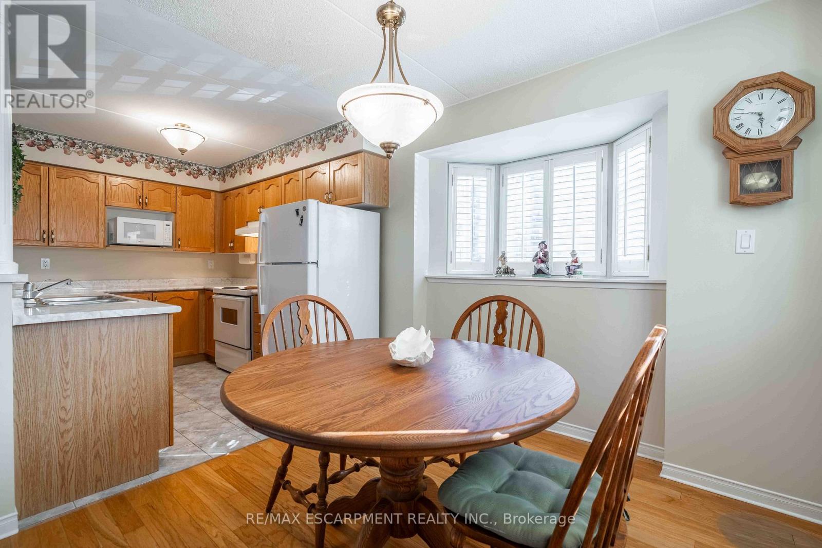 Photo 8 of 102 3499 Upper Middle Road, Burlington ON