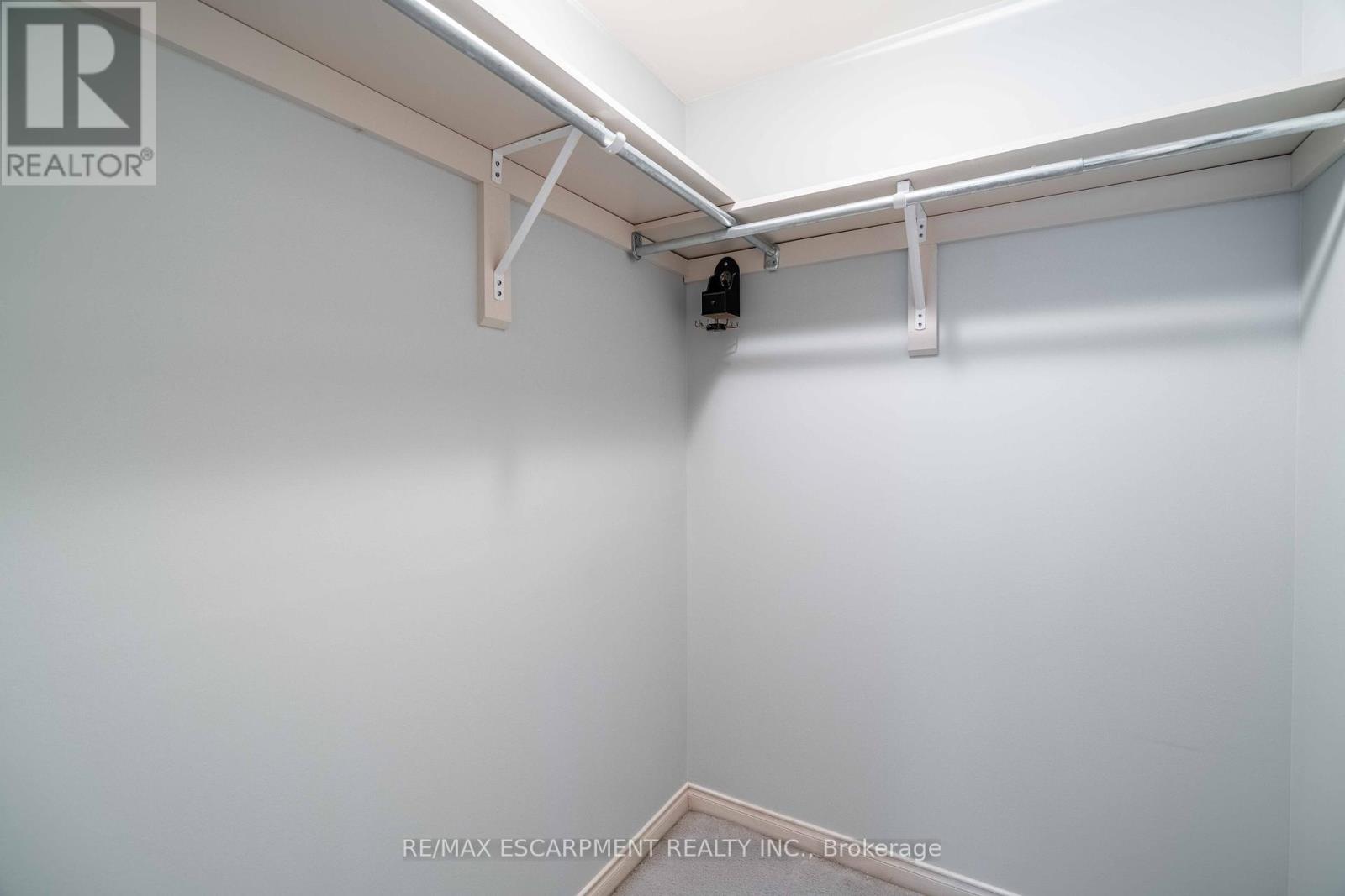 Photo 22 of 102 3499 Upper Middle Road, Burlington ON