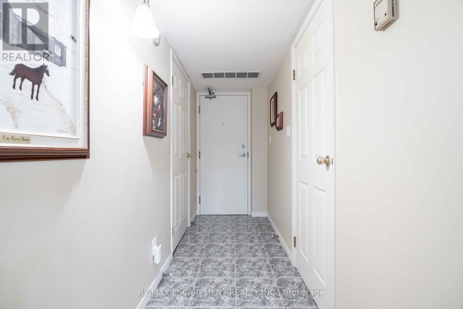 Photo 17 of 102 3499 Upper Middle Road, Burlington ON
