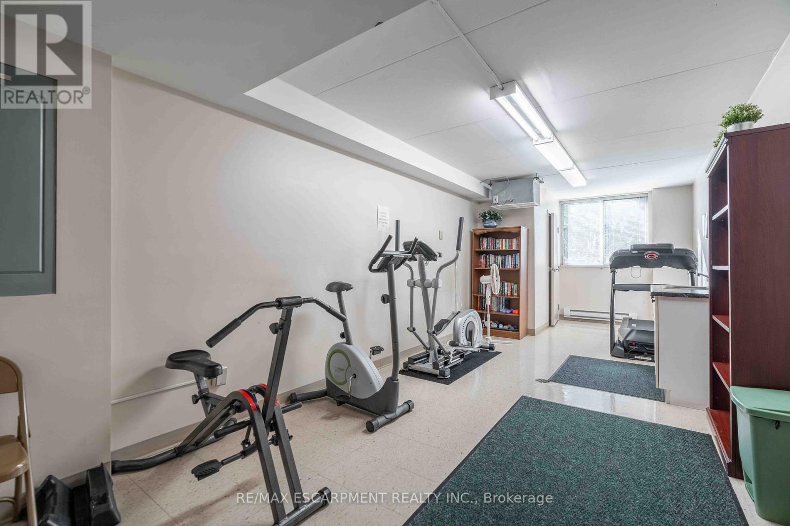 Photo 7 of 102 3499 Upper Middle Road, Burlington ON