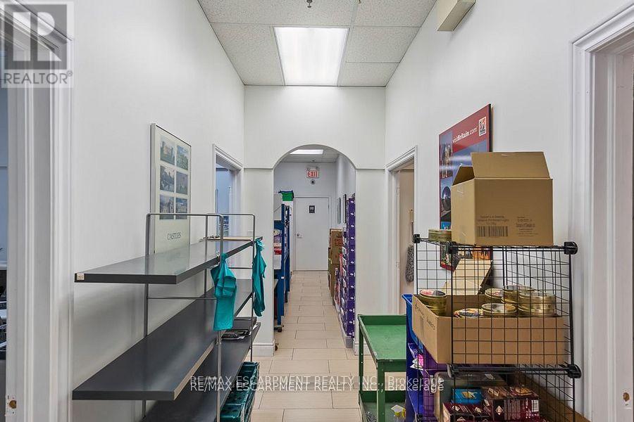Photo 15 of 2 1248 Dundas Street E, Mississauga ON