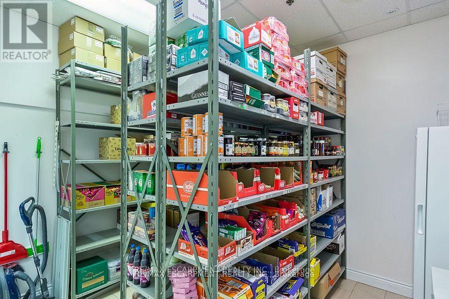 Photo 17 of 2 1248 Dundas Street E, Mississauga ON