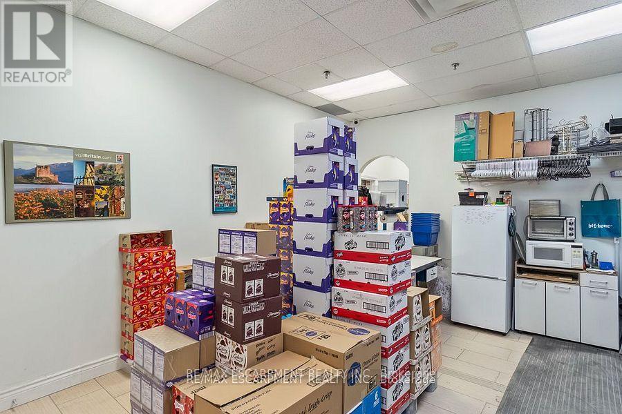 Photo 16 of 2 1248 Dundas Street E, Mississauga ON