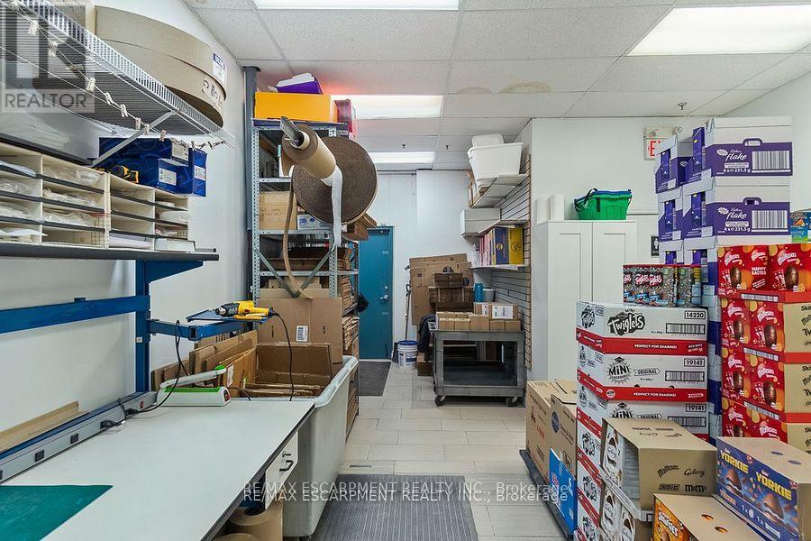 Photo 18 of 2 1248 Dundas Street E, Mississauga ON