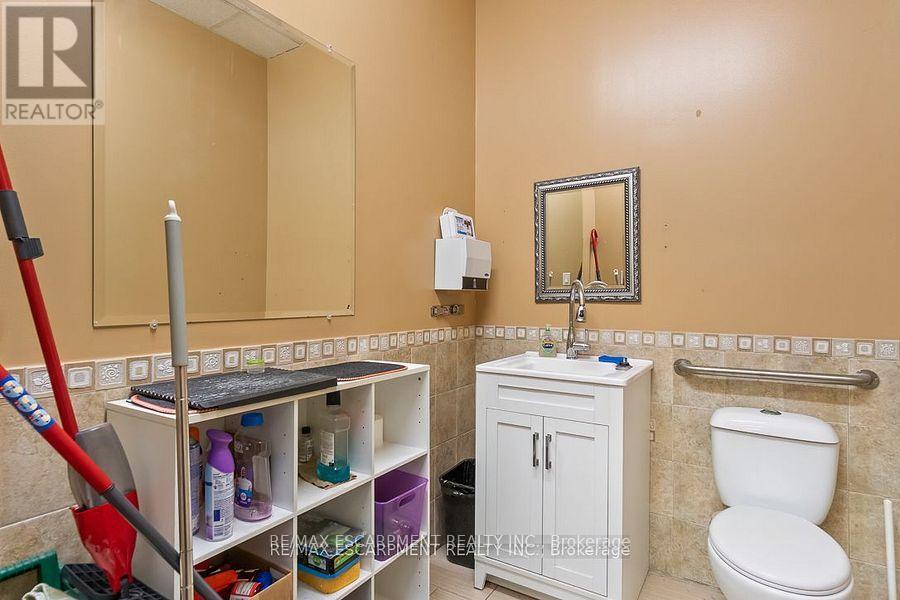 Photo 20 of 2 1248 Dundas Street E, Mississauga ON
