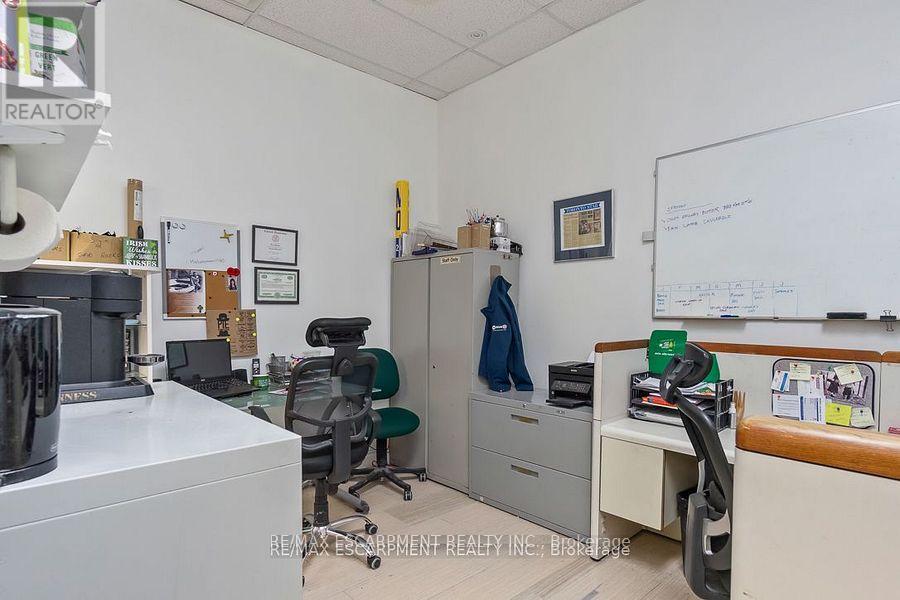 Photo 1 of 2 1248 Dundas Street E, Mississauga ON