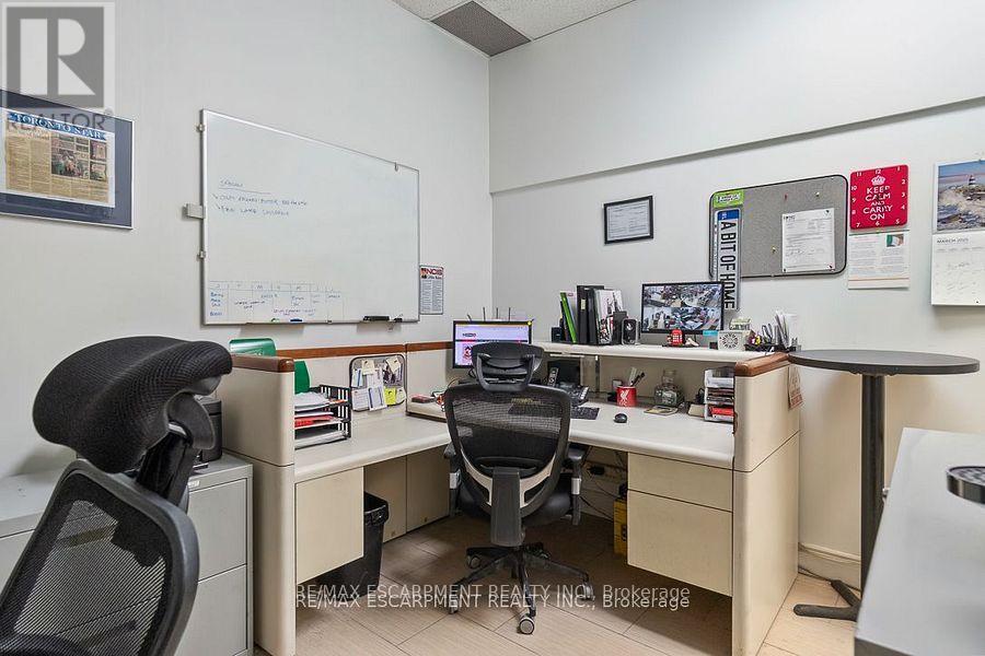 Photo 21 of 2 1248 Dundas Street E, Mississauga ON