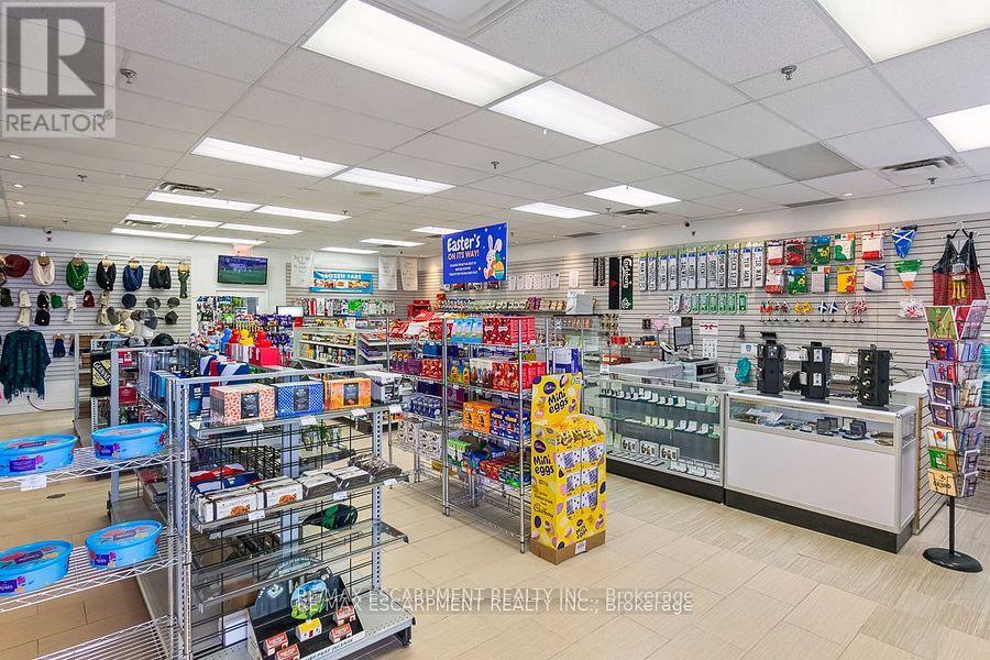 Photo 10 of 2 1248 Dundas Street E, Mississauga ON