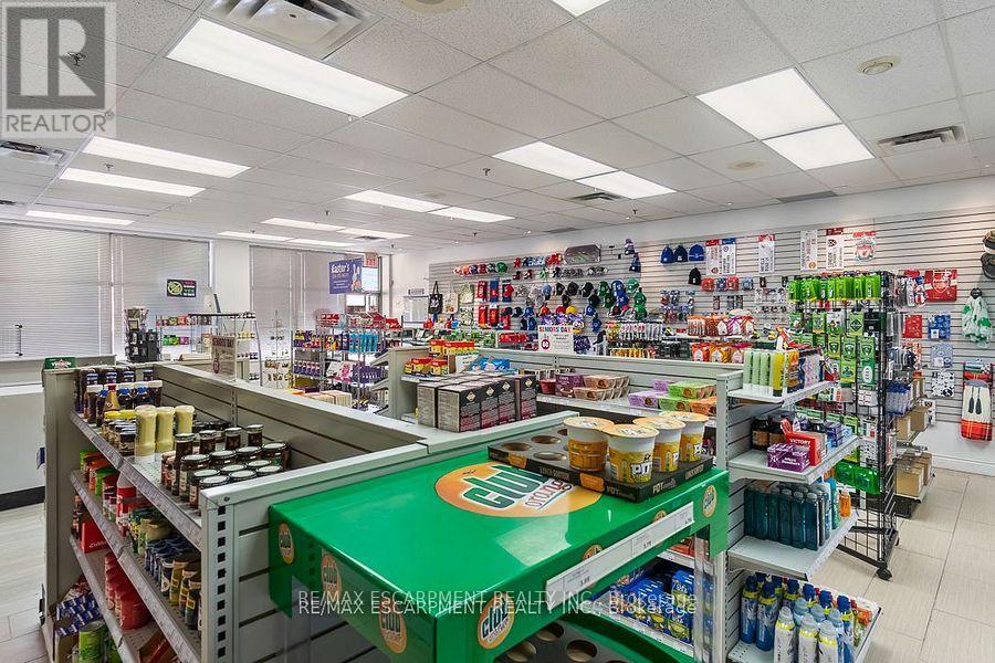 Photo 3 of 2 1248 Dundas Street E, Mississauga ON