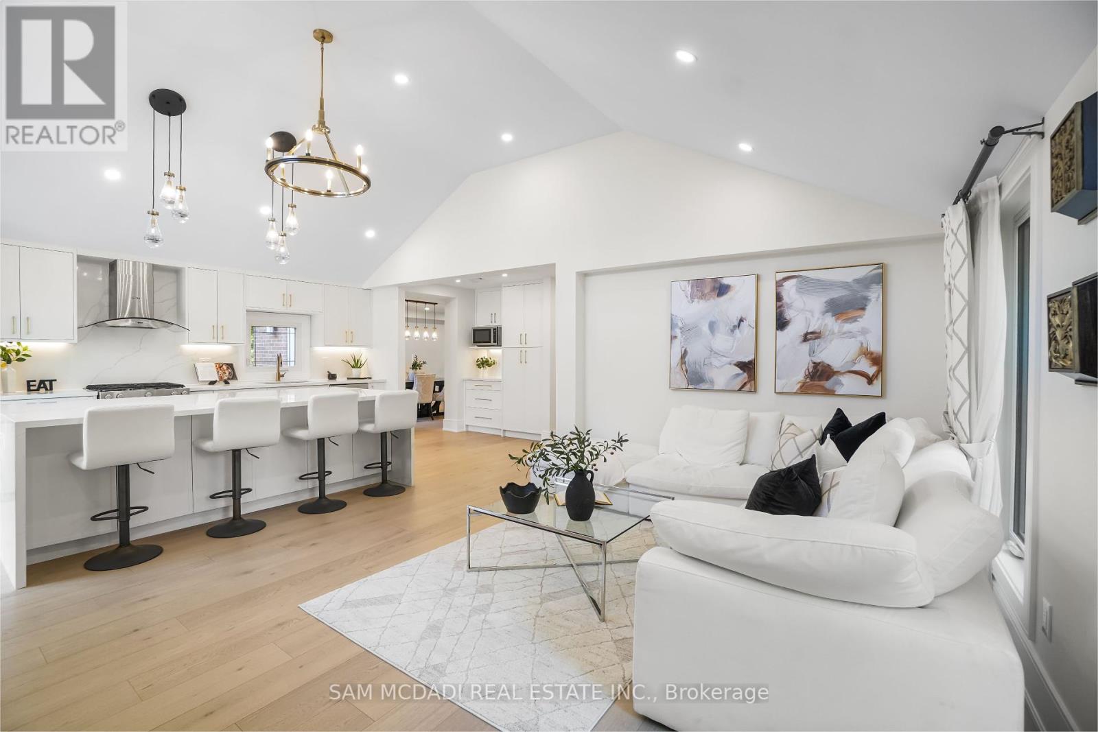 Photo 37 of 1882 Sherwood Forrest Circle, Mississauga ON