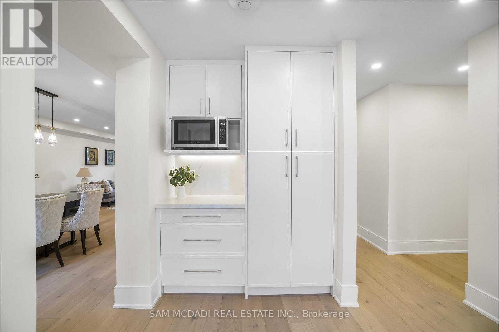 Photo 20 of 1882 Sherwood Forrest Circle, Mississauga ON
