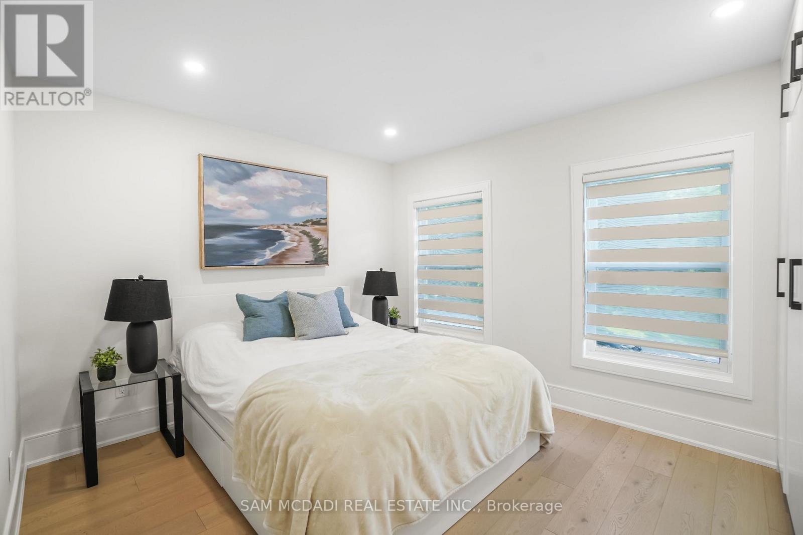 Photo 15 of 1882 Sherwood Forrest Circle, Mississauga ON
