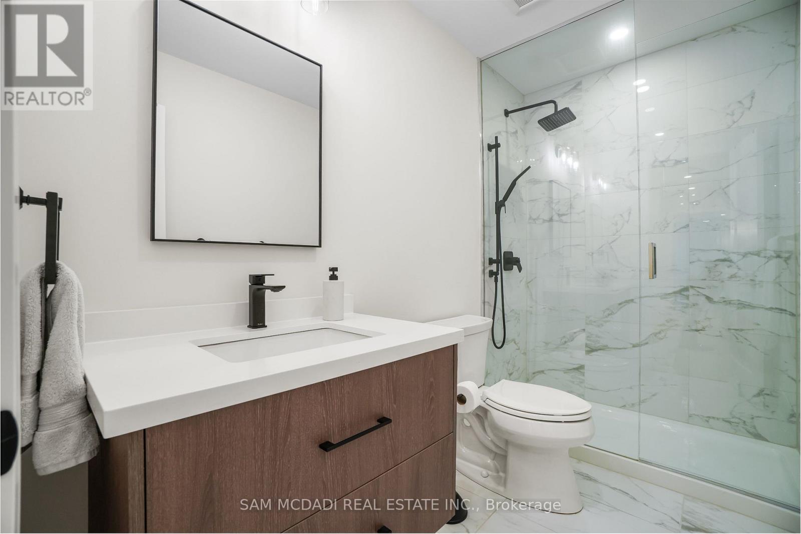 Photo 41 of 1882 Sherwood Forrest Circle, Mississauga ON