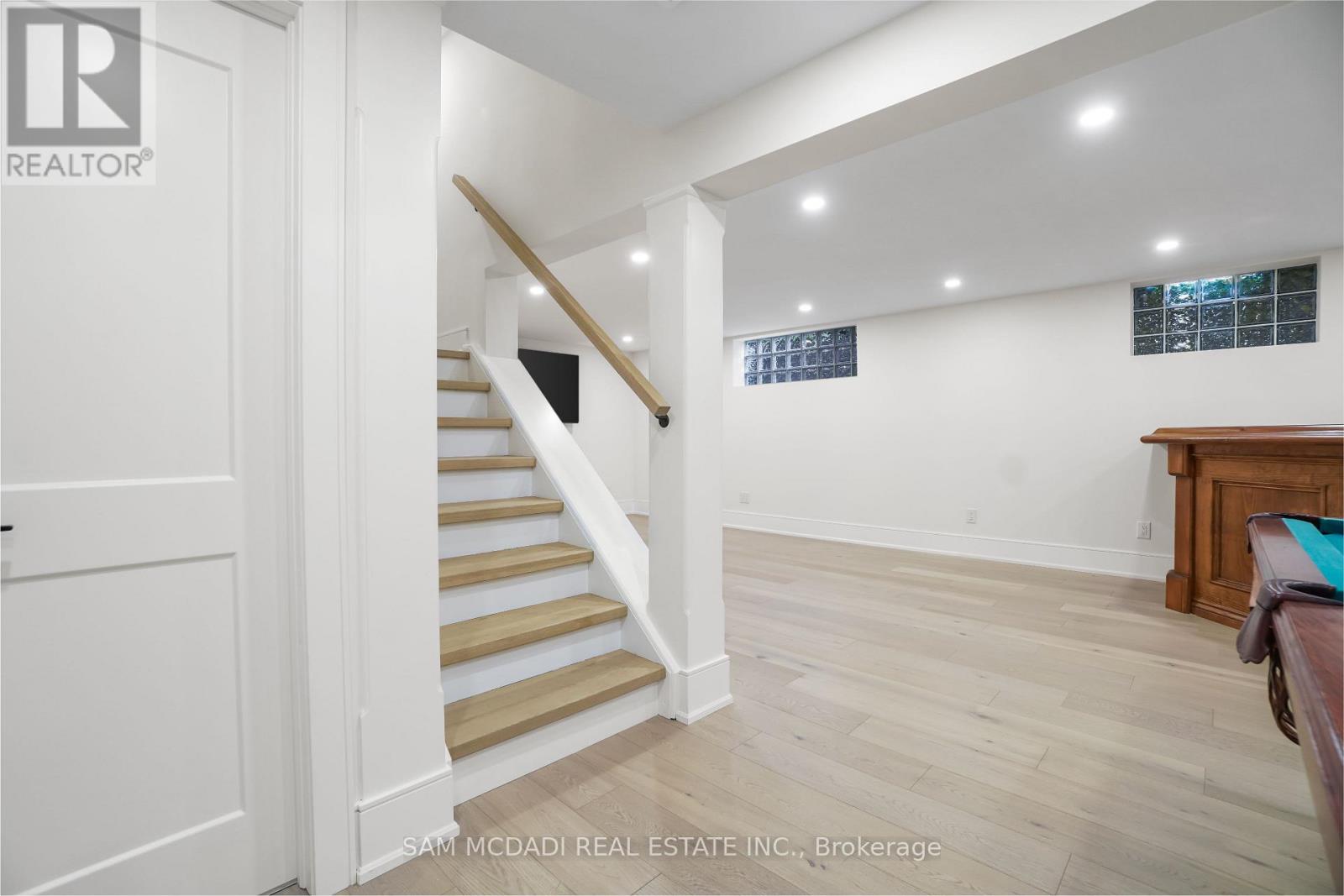 Photo 21 of 1882 Sherwood Forrest Circle, Mississauga ON