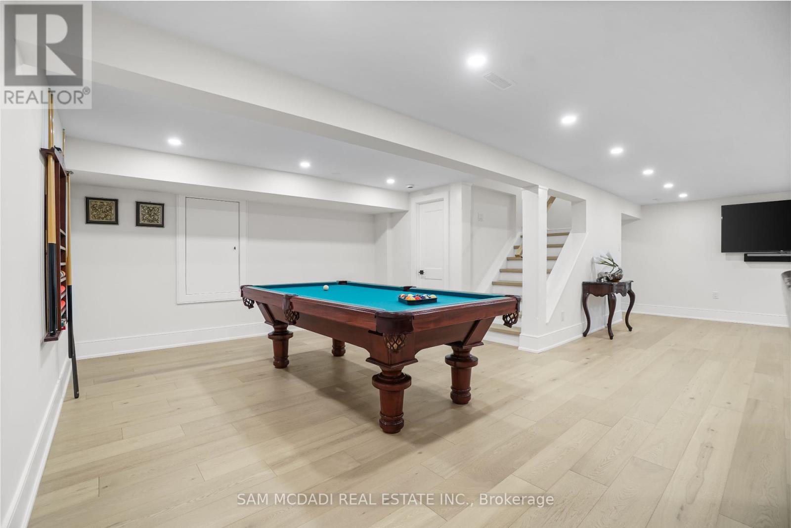 Photo 10 of 1882 Sherwood Forrest Circle, Mississauga ON