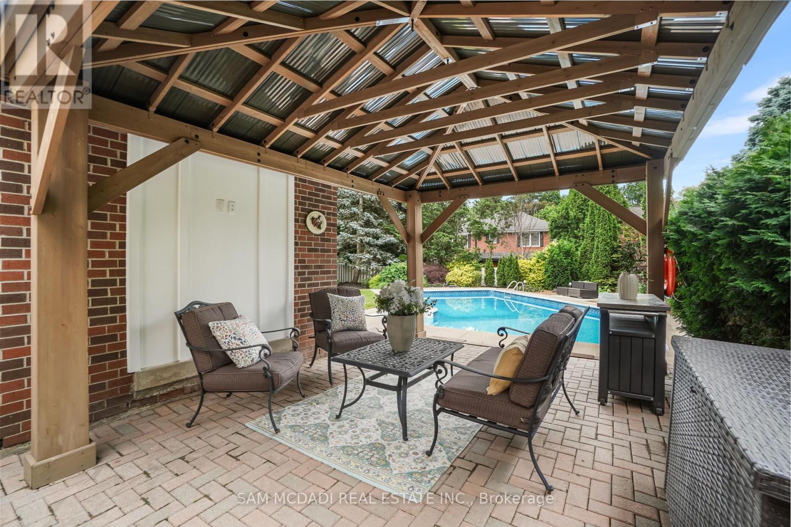 Photo 42 of 1882 Sherwood Forrest Circle, Mississauga ON