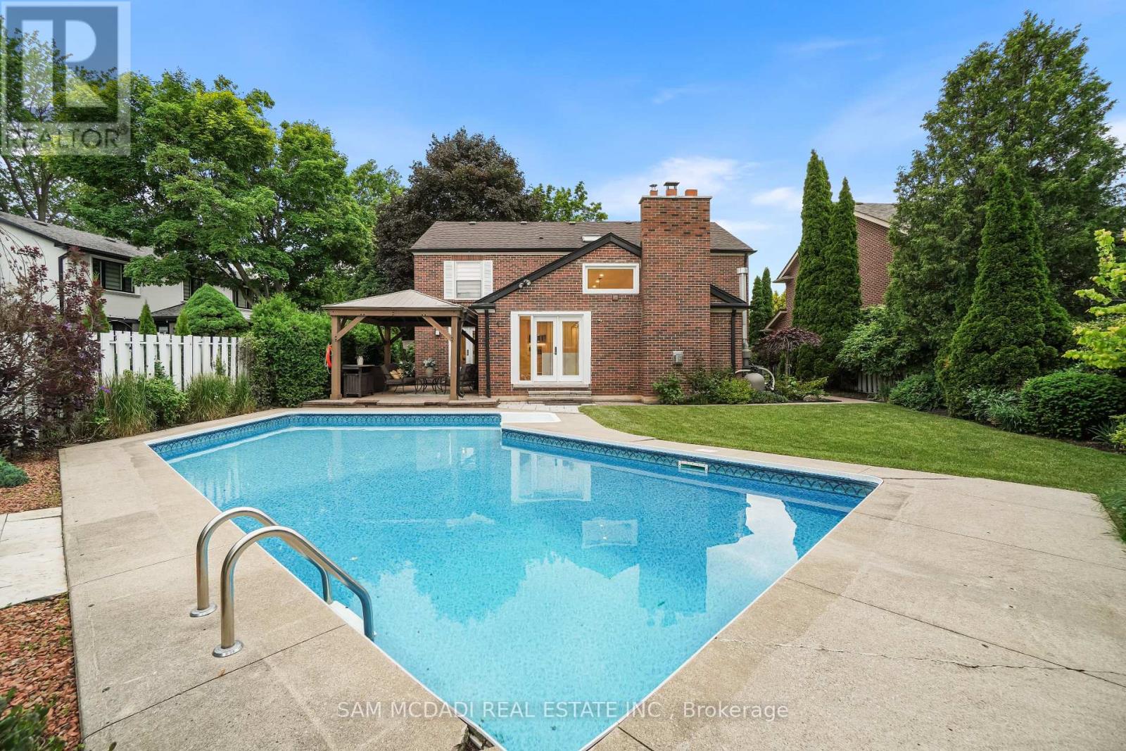 Photo 27 of 1882 Sherwood Forrest Circle, Mississauga ON