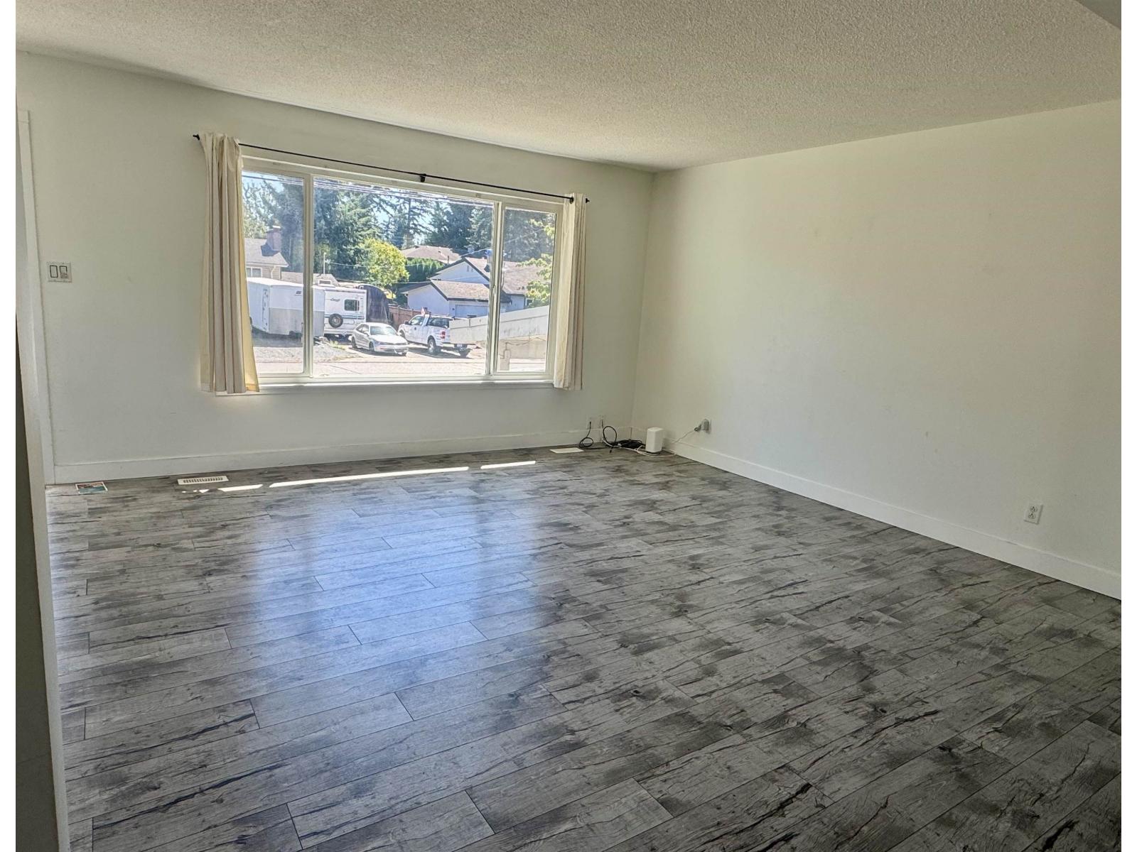 Photo 2 of 34443 York Avenue, Abbotsford BC