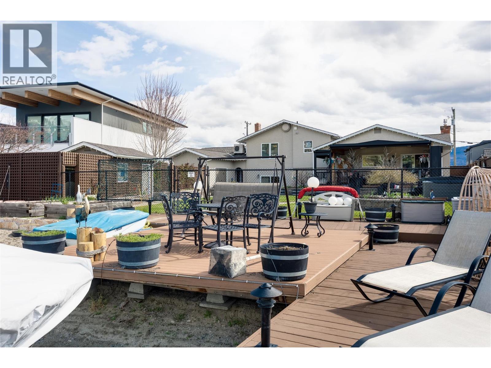 Photo 3 of 1350 Green Bay Road, West Kelowna BC