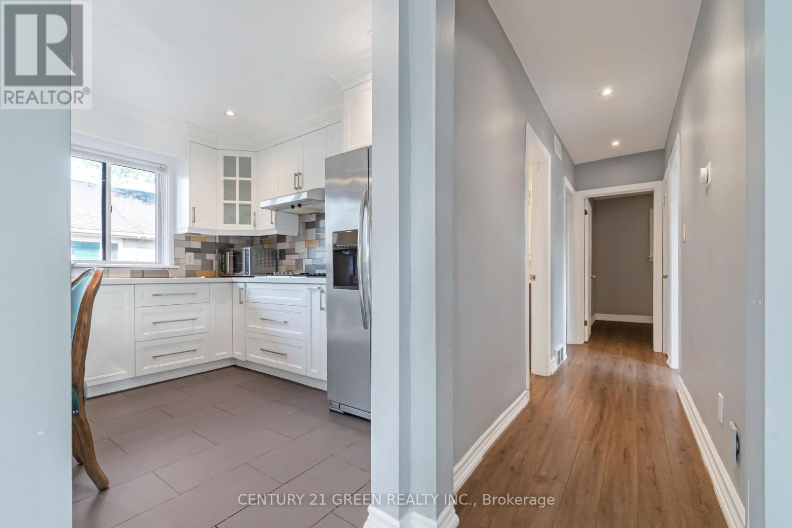 Photo 16 of 1303 Bunnell Drive N, Burlington ON