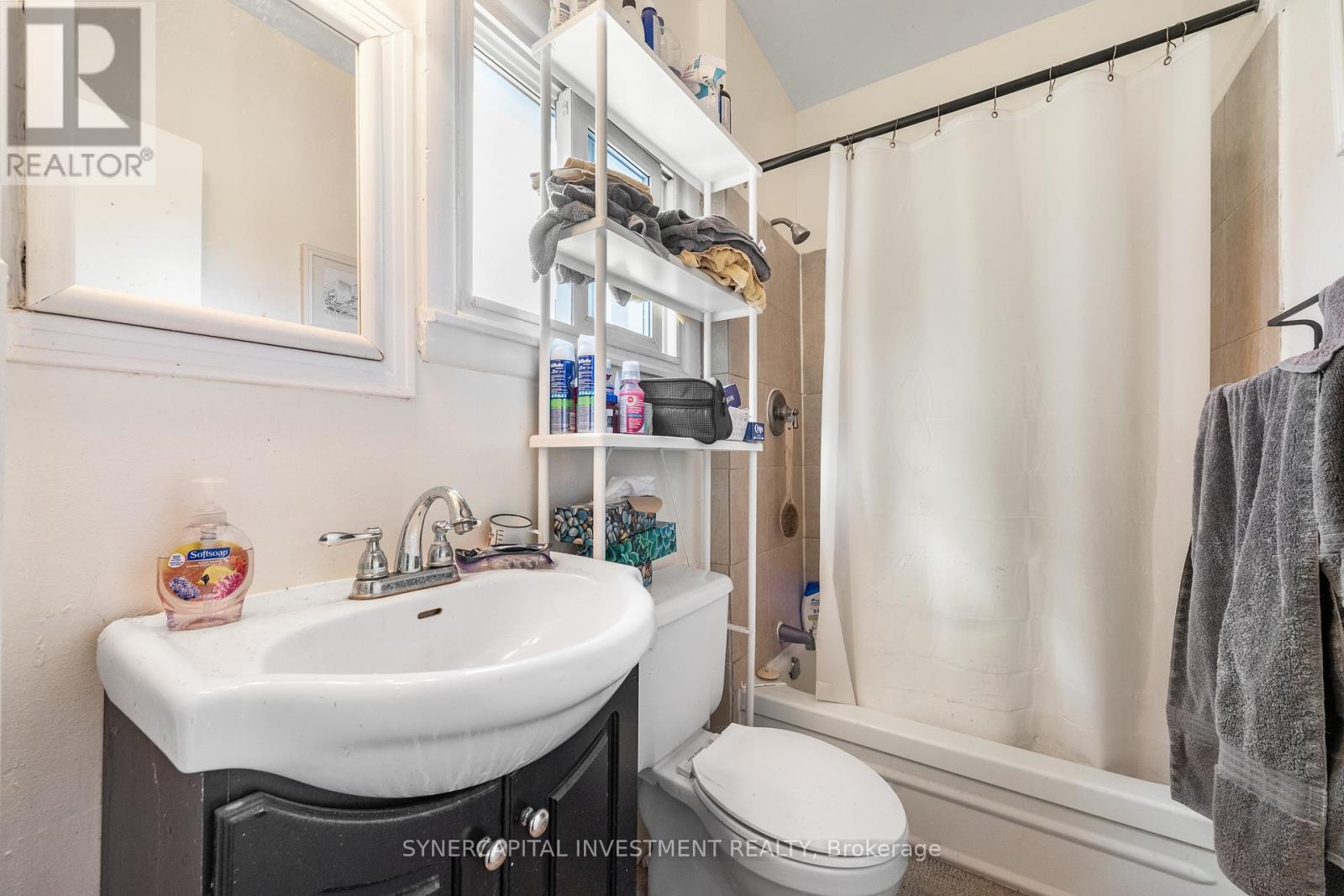 Photo 2 of 323 Catherine Street W, Ottawa ON