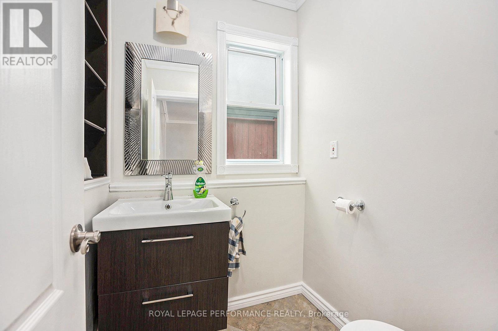 Photo 31 of 20 Perkins Street, Ottawa ON