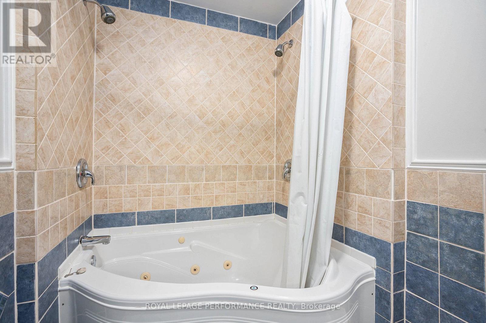 Photo 8 of 20 Perkins Street, Ottawa ON