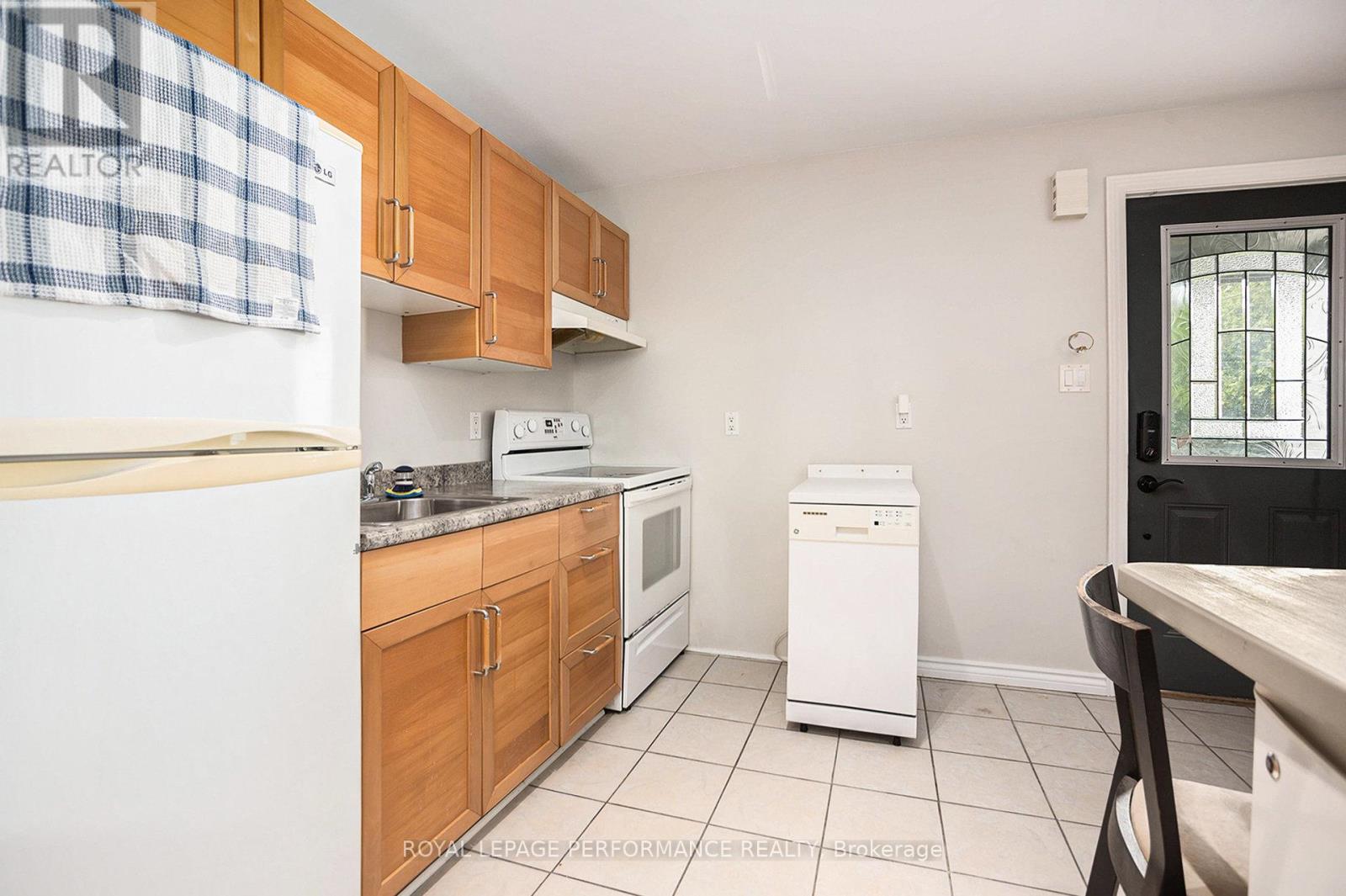 Photo 9 of 20 Perkins Street, Ottawa ON