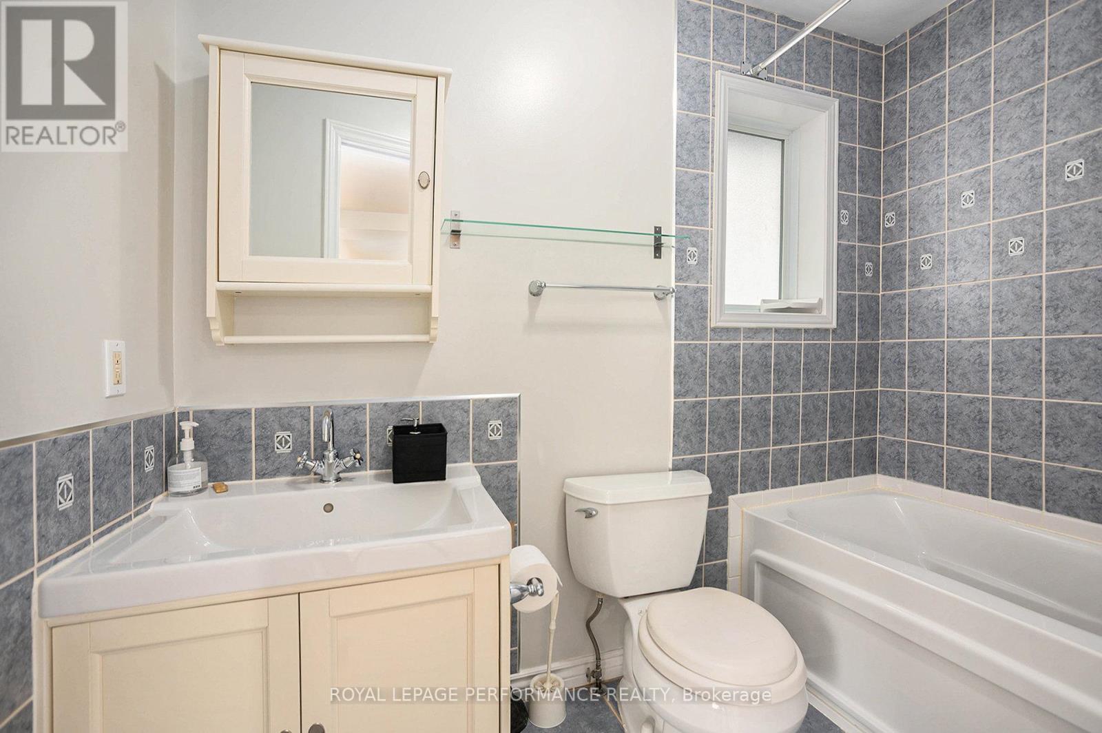 Photo 7 of 20 Perkins Street, Ottawa ON