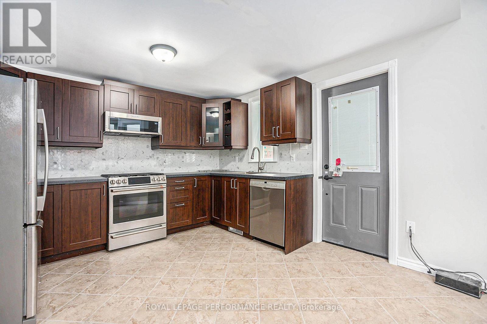 Photo 12 of 20 Perkins Street, Ottawa ON