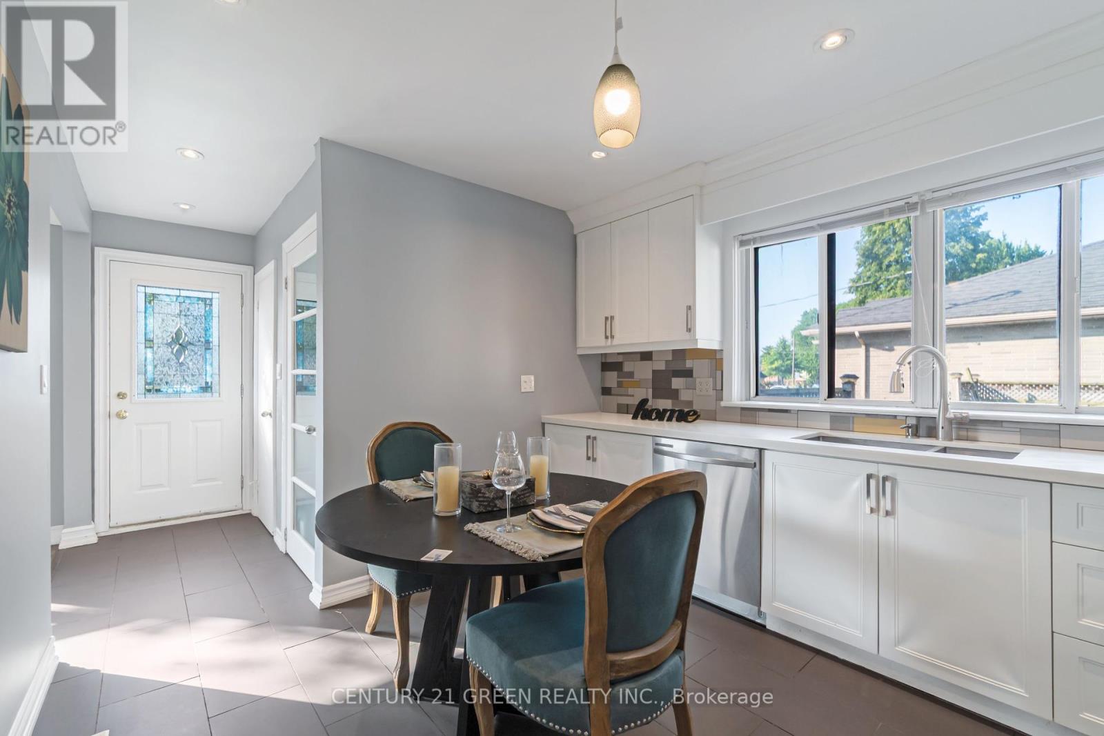 Photo 13 of 1303 Bunnell Drive N, Burlington ON