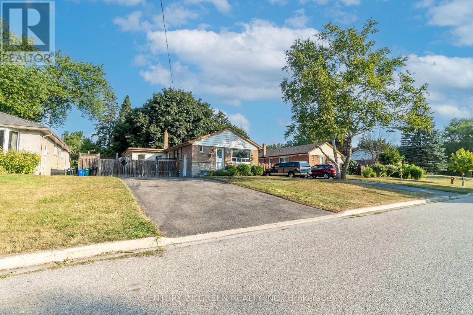 Photo 5 of 1303 Bunnell Drive N, Burlington ON