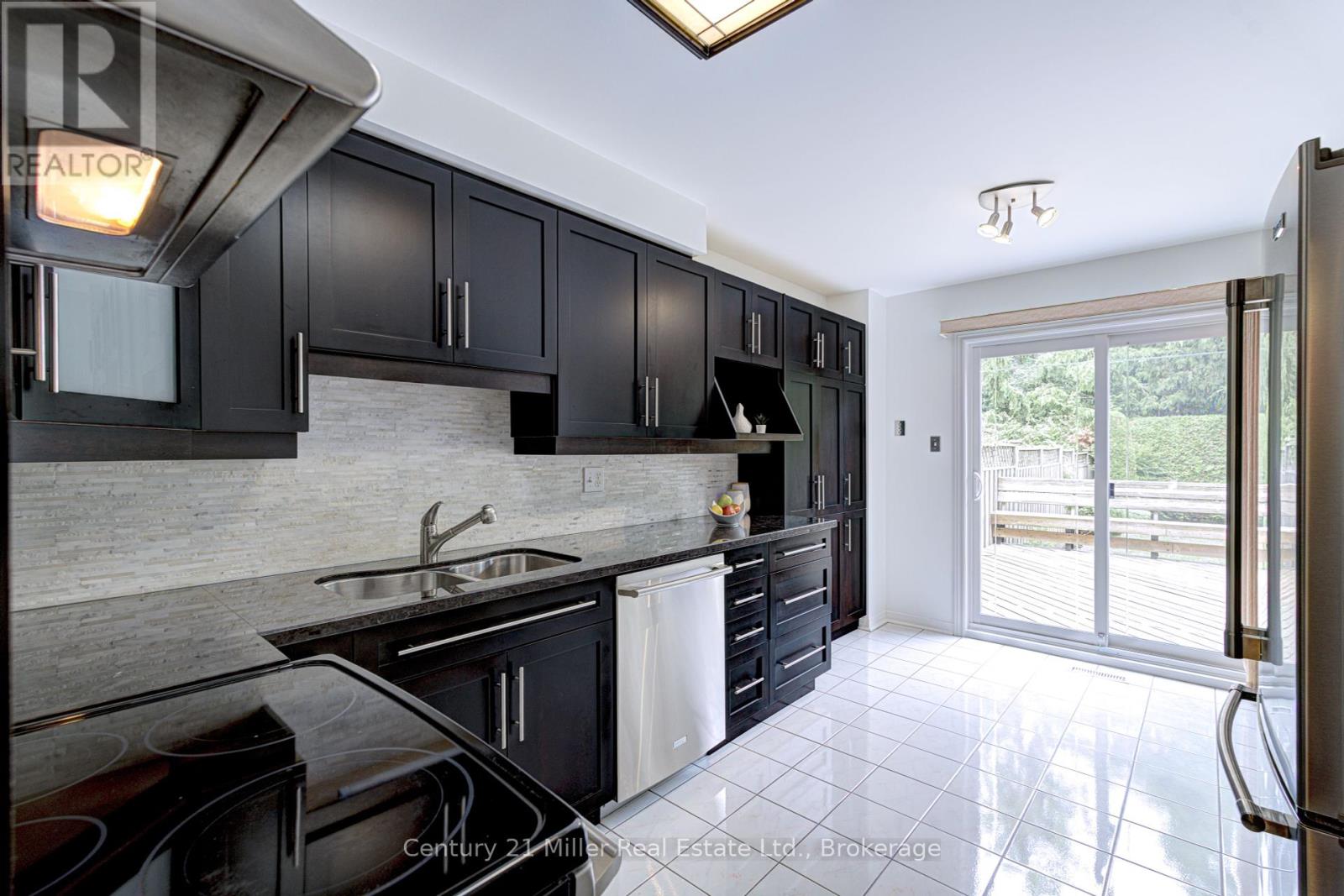 Photo 32 of 474 Marlatt Drive, Oakville ON