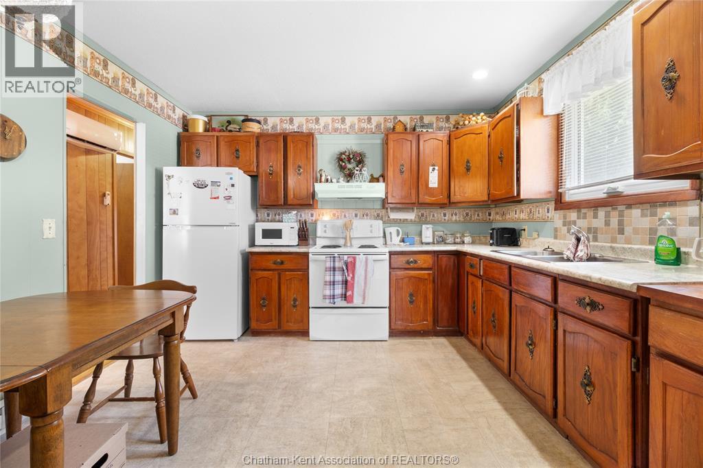 Photo 11 of 22220 Charing Cross Road Unit 52, Chatham ON