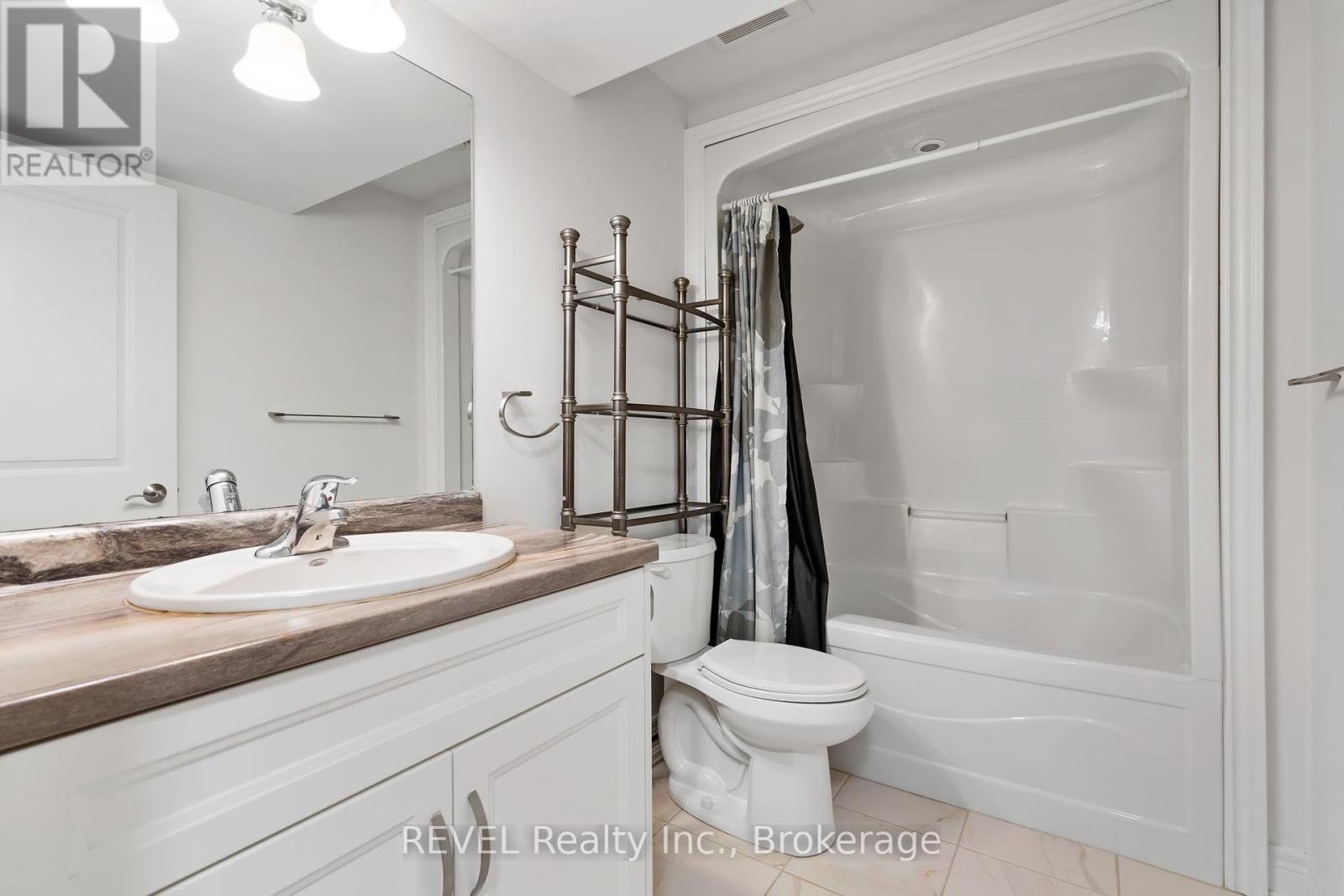 Photo 43 of 3556 Algonquin Drive, Fort Erie ON