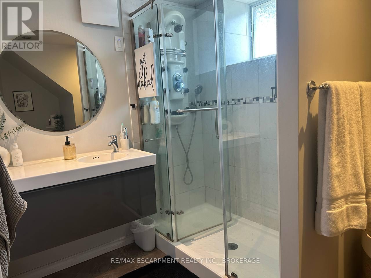 Photo 13 of Lower 253 East 44th Street, Hamilton ON